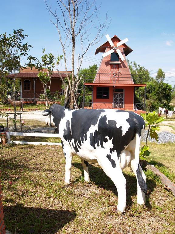 Cowboy Farm Resort Pattaya Ban Huai Yai Dış mekan fotoğraf